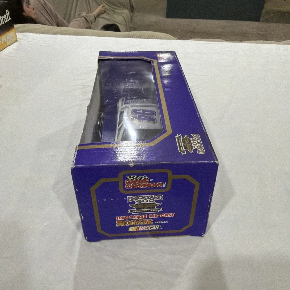 1994 Racing Champions Brickyard 400 Inaugural Race Stock Car 1:24 Diecast NASCAR